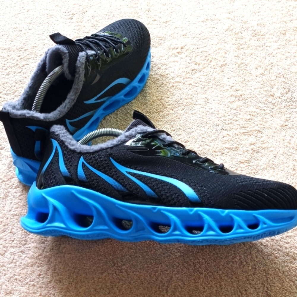 NWOT Softsfeel Comfort Walking Shoes